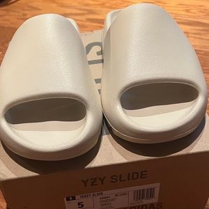 Yeezy Slide